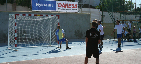 Alle kræfter sættes ind. Alle kræfter sættes ind.