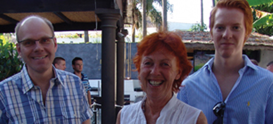 Anni Dahms fra Anni's Vitalshop sammen med s&oslash;nnen Nils og barnebarnet Morten