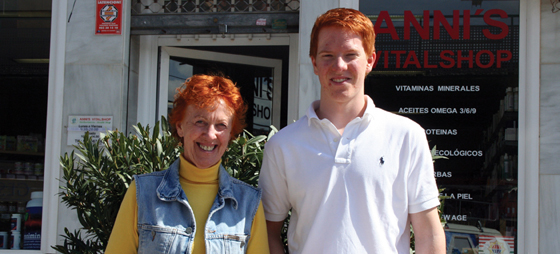 Anni Dahms med barnebarnet Morten