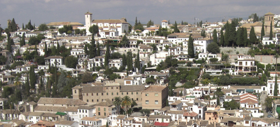 Udsigt mod Albaycín, den første del af Granada, som maurerne byggede omkring år 800. alt