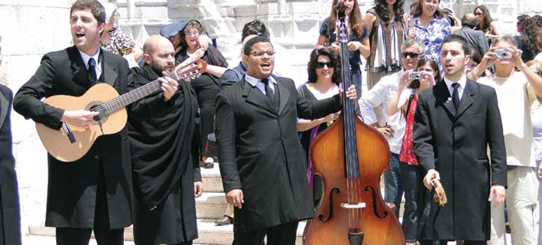 por lissabon Lissabon Musicians Outside Mosteiro dos Jeronimos