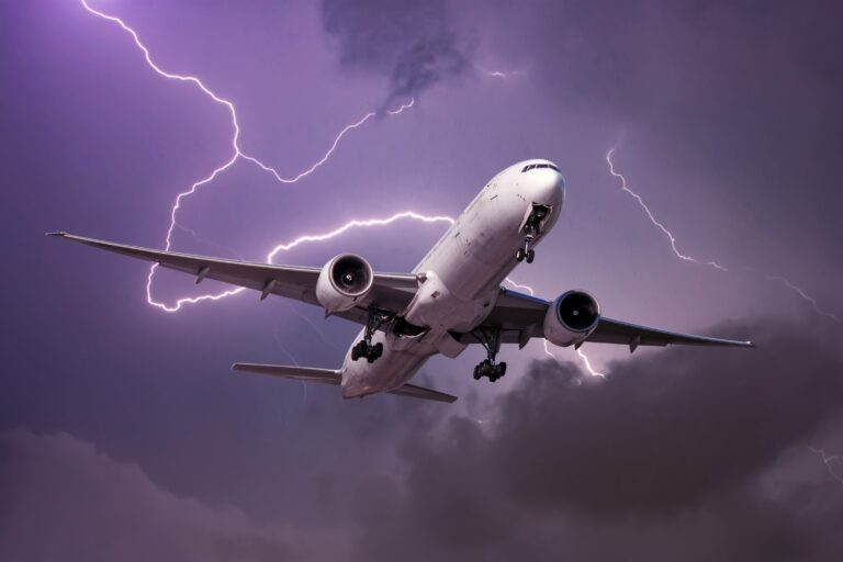 Landing,Airliner,During,A,Strong,Wind,In,A,Storm,Against