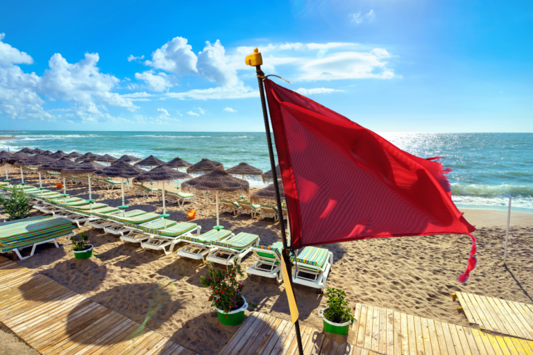 Badning forbydes på populær strand