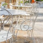 Fyldte gader, men tomme barer