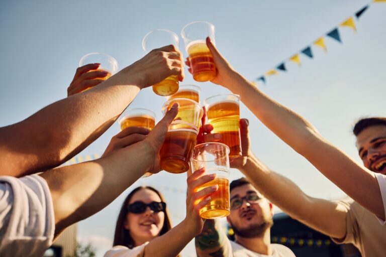 Unges alkoholforbrug falder kraftigt