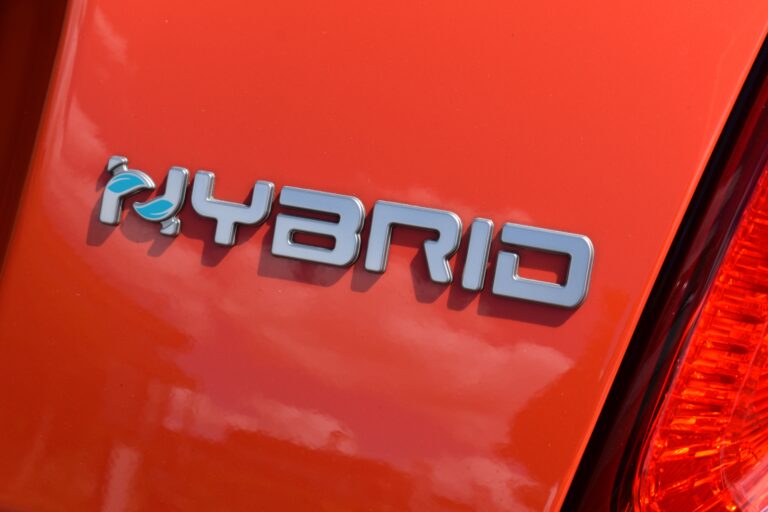 Hybridbiler dominerer bilmarkedet